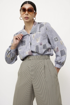 Camisa azul estampa acetinada