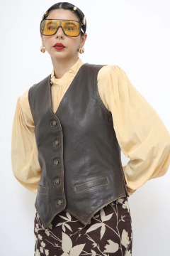 Colete 100% couro siberian marrom forrado
