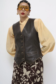 Colete 100% couro siberian marrom forrado - comprar online