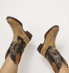 Imagem do Bota marrom com bege western bordada 38