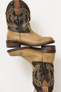 Bota marrom com bege western bordada 38 - loja online