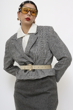Imagem do Blazer xadrez cropped cinza