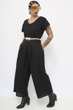 Macacao preto pantacourt pantalona