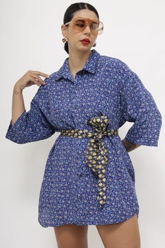 Camisa azul flores vintage na internet