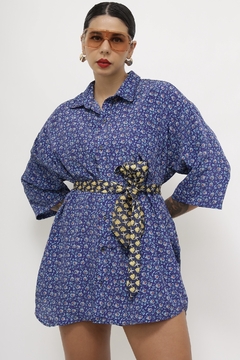 Camisa azul flores vintage na internet