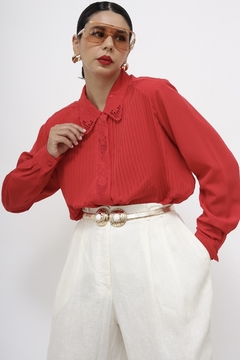 Camisa vermelha bordada vintage
