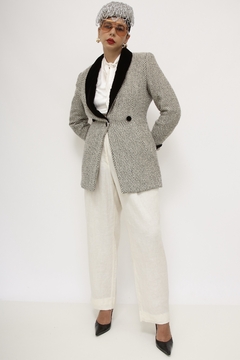 Blazer cinza LÃ chic gola veludo - loja online