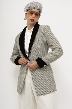Blazer cinza LÃ chic gola veludo - comprar online