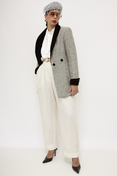 Blazer cinza LÃ chic gola veludo - Capichó Brechó