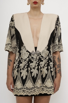 Blazer bege com renda preta longo - loja online