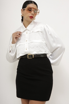 Camisa acetinada encorpada babado renda garimpado Barcelona - comprar online