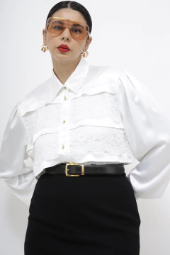 Camisa acetinada encorpada babado renda garimpado Barcelona na internet