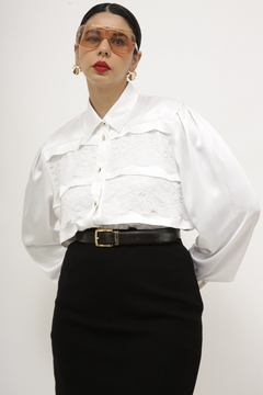 Camisa acetinada encorpada babado renda garimpado Barcelona - comprar online