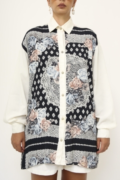 Camisa estampa frente flores azul costas lisa - loja online