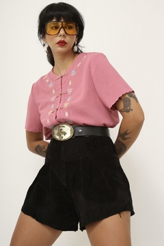 camisa rosa manga curta bordado color vintage