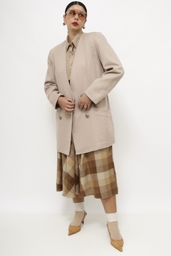 Blazer vestido bege ombreira - Capichó Brechó