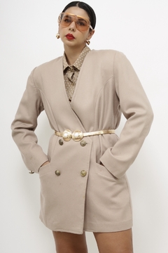 Blazer vestido bege ombreira na internet