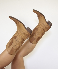 Bota cowboy classica marrom recorte 38