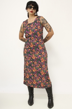 Vestido viscose flores roxa fundo preto midi - Capichó Brechó