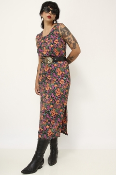 Vestido viscose flores roxa fundo preto midi