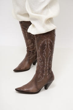 Bota 100% couro marrom western bordado 36