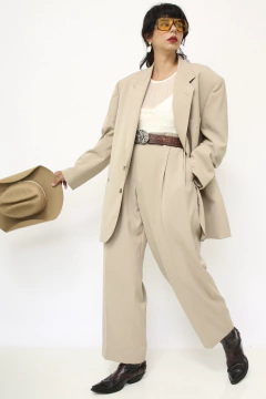 Conjunto Blazer + Calça bege vintage na internet