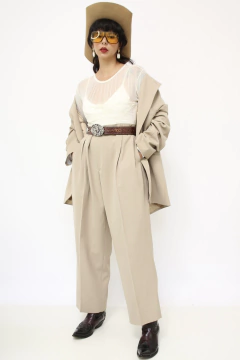 Conjunto Blazer + Calça bege vintage na internet