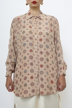 Camisa bege manga longa flores - loja online