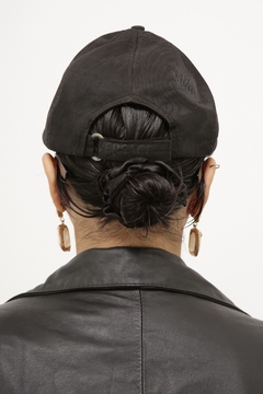 Bone preto VERSACE original na internet