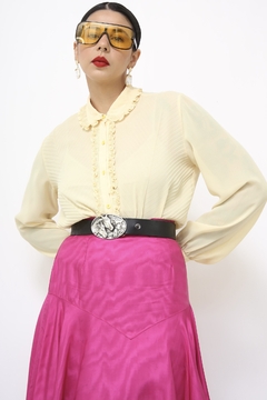 Camisa amarela babados vintage na internet
