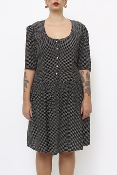 Vestido midi poa cintura baixa - Capichó Brechó