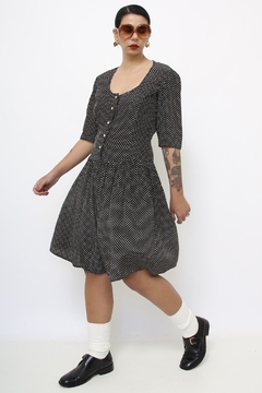 Vestido midi poa cintura baixa na internet