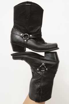 Bota couro preta western vintage 37/38 na internet