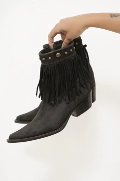 Bota TUCSON franjas couro camurça 38 - Capichó Brechó