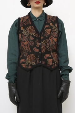 Colete preto estampado vintage na internet