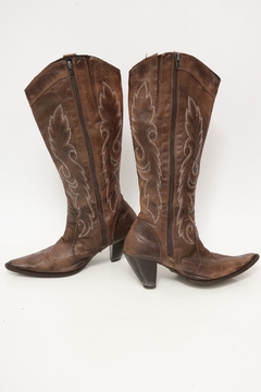 Bota 100% couro marrom western bordado 36
