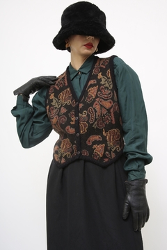 Colete preto estampado vintage na internet