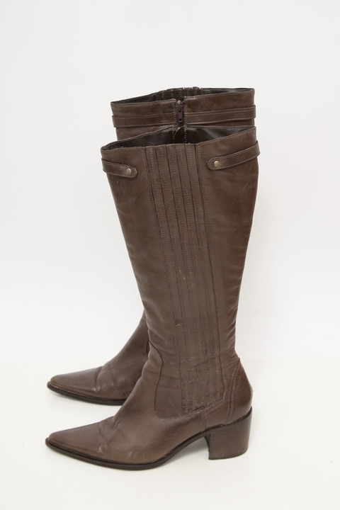 Bota marrom couro montaria cano alto 39