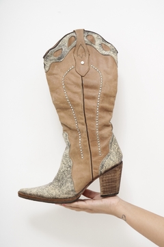 Bota couro textura brilho marrom western 36
