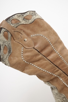 Bota couro textura brilho marrom western 36 - Capichó Brechó