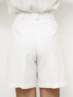 Bermuda branca cintura alta - Capichó Brechó