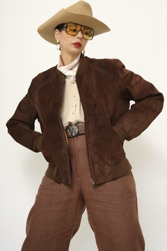 Jaqueta couro bomber marrua camurça forro dourado - comprar online