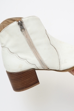 Imagem do Bota couro marrom cano fino 37