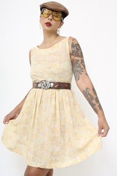 Vestido amarelo outono flores vintage - Capichó Brechó