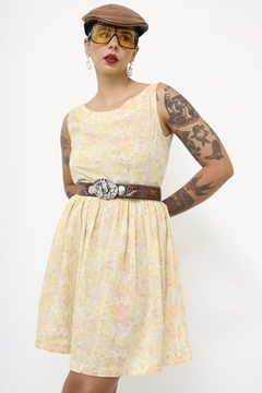 Vestido amarelo outono flores vintage