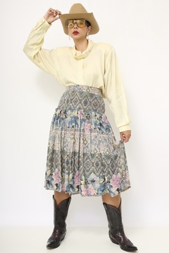 Camisa amarela acetinada manga bufante flores - loja online