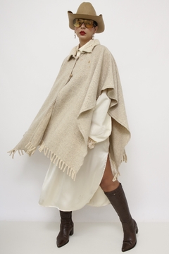 Poncho 100% lã creme na internet