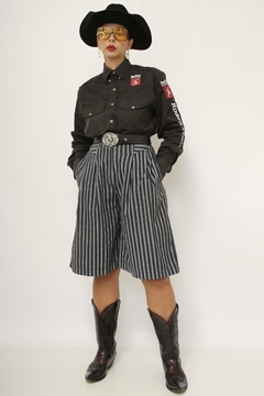Camisa vaqueiro preto bordado vintage - Capichó Brechó
