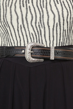 Cinto preto couro fivela western