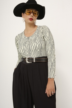 Blusa justa estilo zebra vintage manga longa - Capichó Brechó